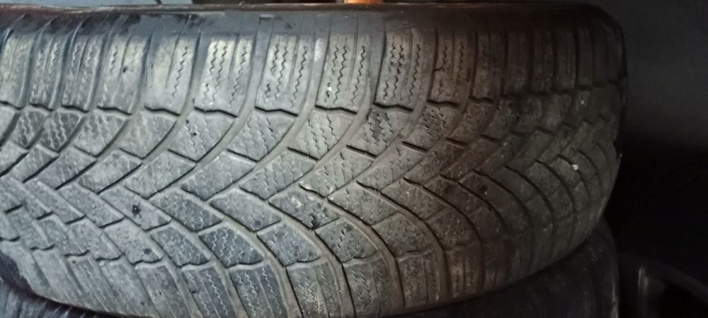Vand 4 anvelope iarna 205/60R16 Bridgestone