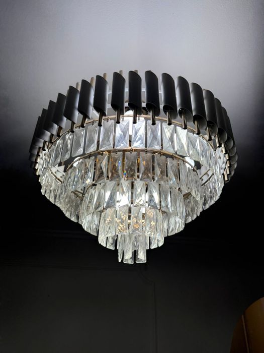 Красивая люстра