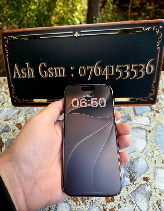 Iphone 16 Pro desert titanium