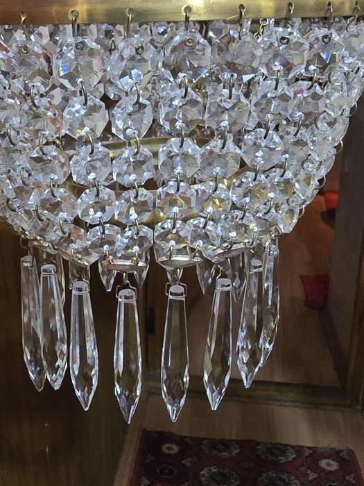 Хрустальная люстра