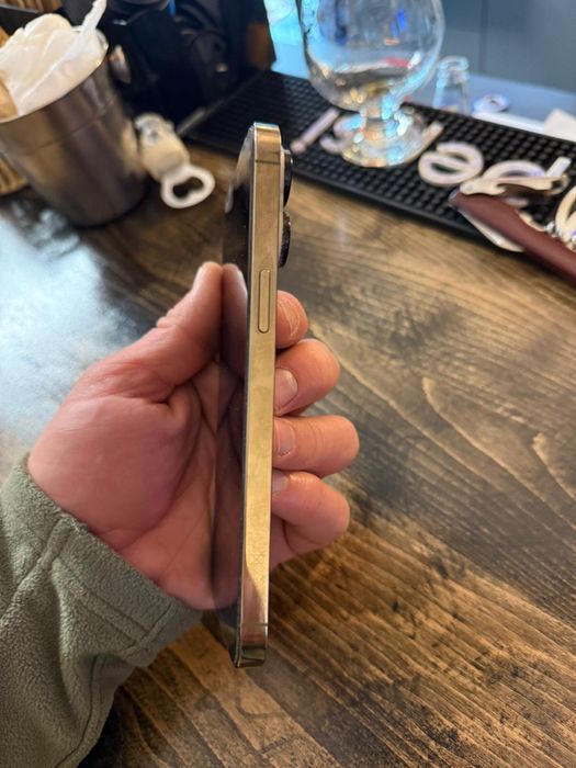 Iphone 14 pro max gold