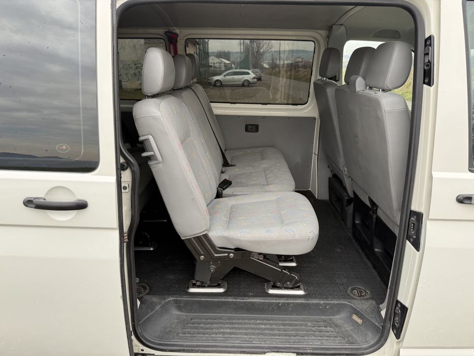Volkswagen Transporter T5 1.9 TDI 8+1 persoane