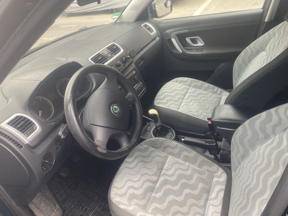Vand scoda FABIA an 2009 primul propietar  motorul primu 14 e in stare buna