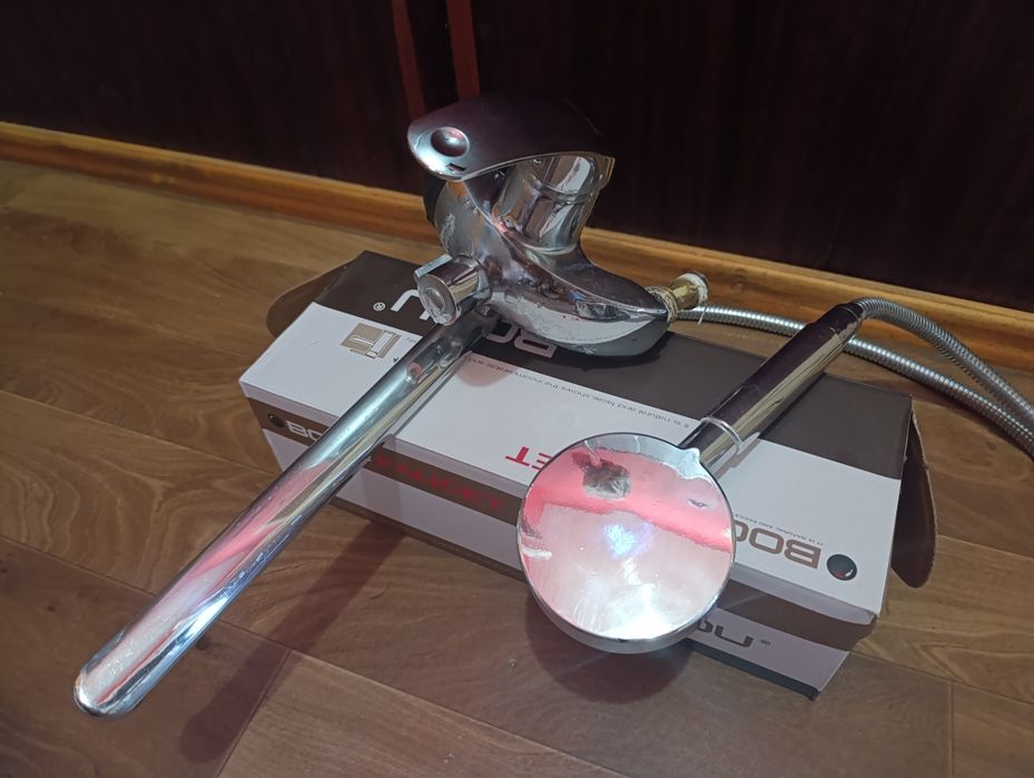 Срочно! Недорого! Сместитель с душем-лейкой