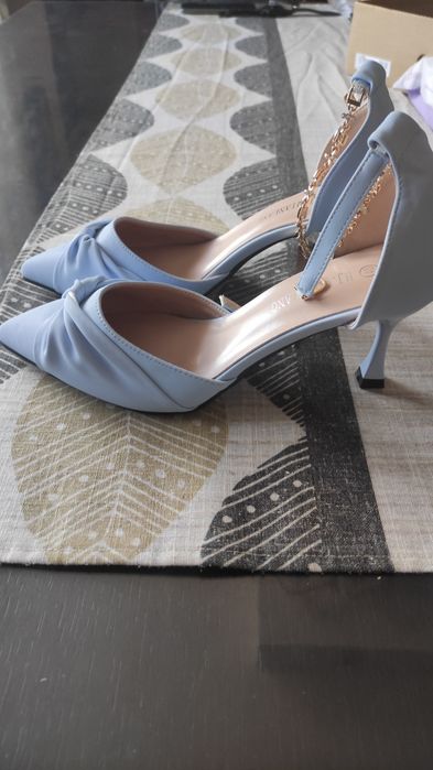 Светло сини обувки