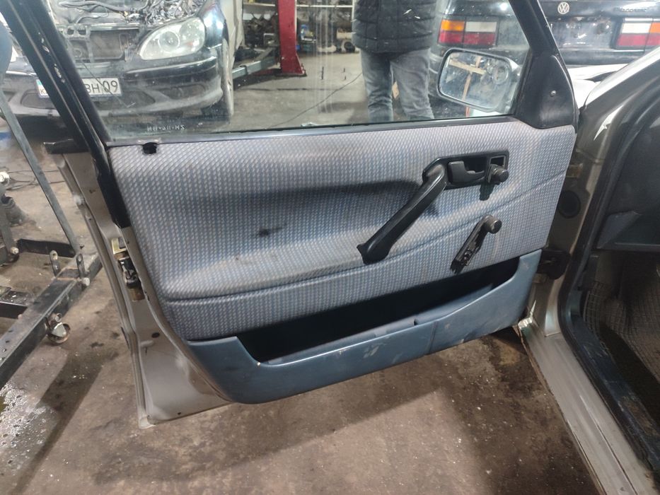 Запчасти на пассат Б3 универсал и седан