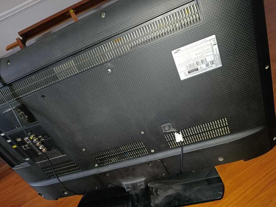 Продам телевизор на запчать