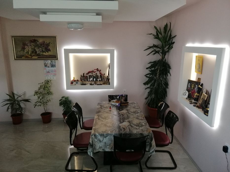 Продава къща в близко село до гр. Казанлък