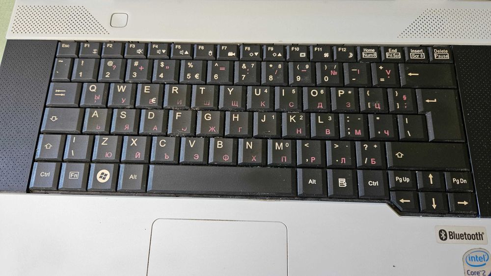 лаптоп Fujitsu Siemens V6505