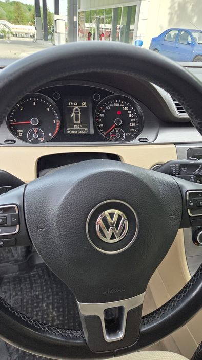 Vând Volkswagen Passat B7