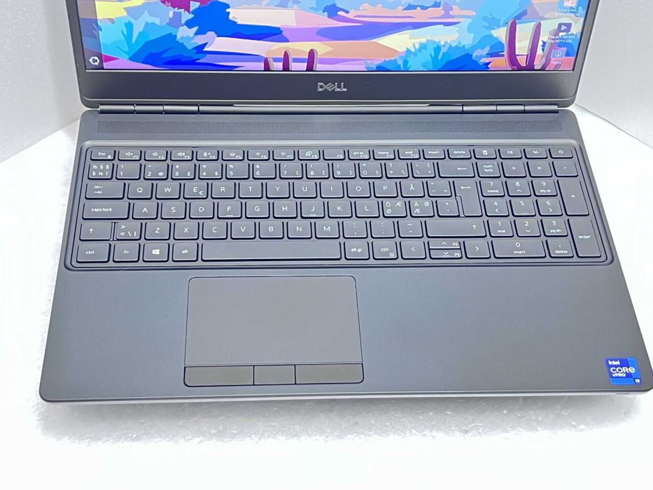Реновиран лаптоп Dell Precision 7560 i9-11950H 32GB 1TB RTX A3000 6GB