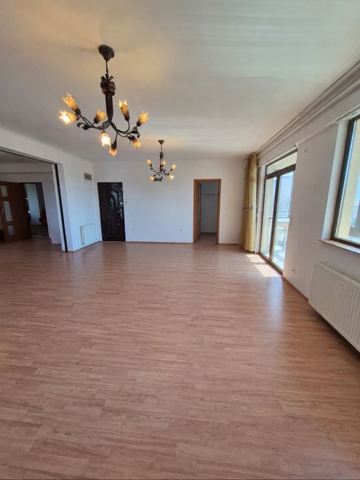 Vând apartament Domenii