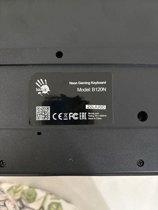 Продам клавиатуру