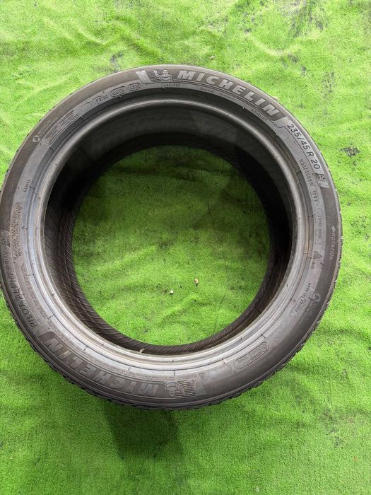 Anvelope de iarnă 235/45/20 Michelin