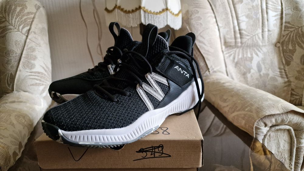 Продам кроссовки анта. Оригинал