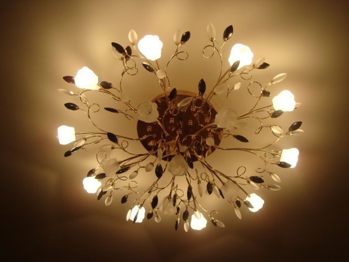 Установка люстры