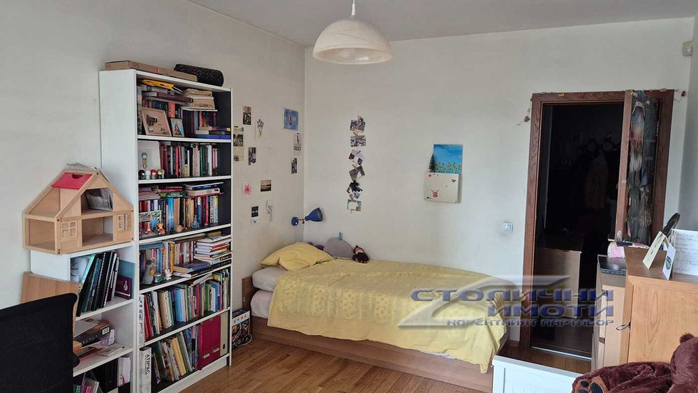 Тристаен апартамент на границата на Дианабад и Студентски град