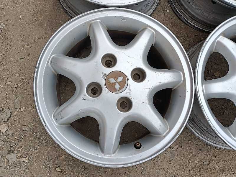 Продам оригинальные легкосплавные диски на Mitsubishi