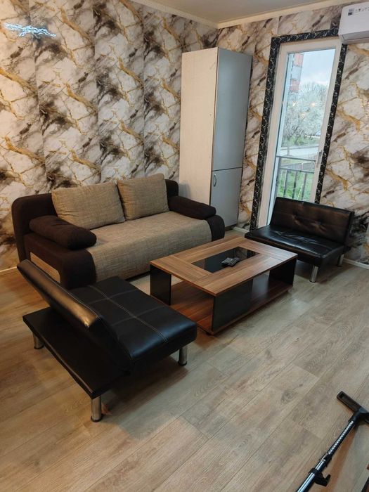 Под Наем ДВУСТАЕН, Сторгозия