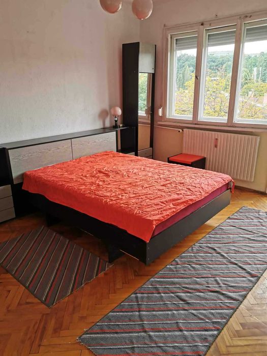 Продавам двустаен апартамент в центъра на Габрово.