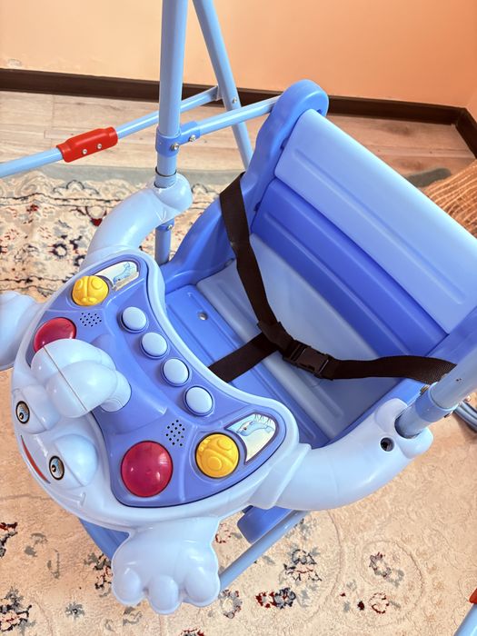 Продам детскую музыкальную качелю.