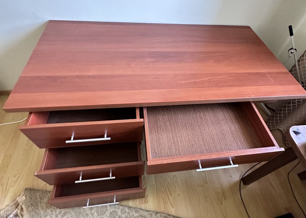 Письменный стол