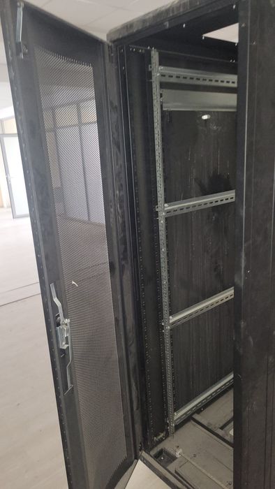 Шкаф коммутационный