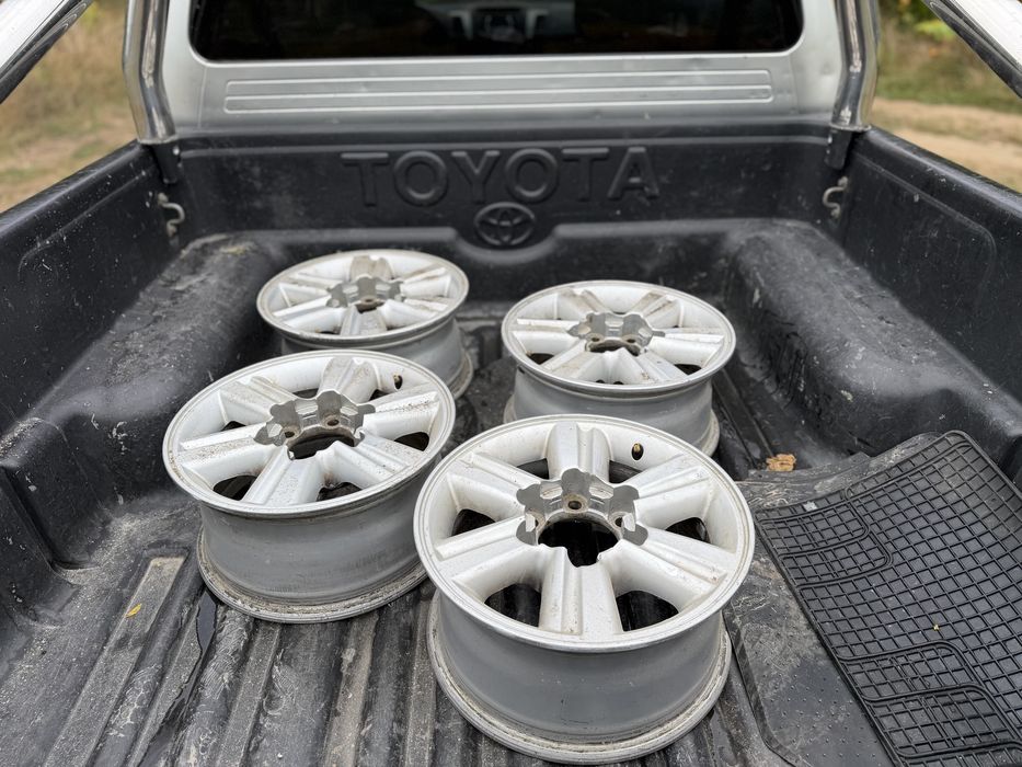 Toyota hilux  2.5/ 144 cp