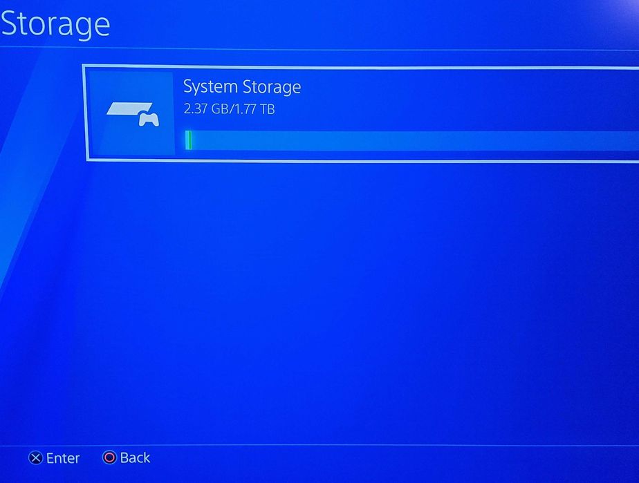 consola playstation 4 pro / ps4 Pro 4K stocare 2TB , modat 2 manete