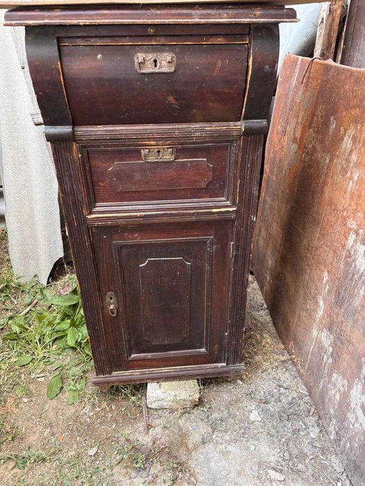 Продам антикварный  камод
