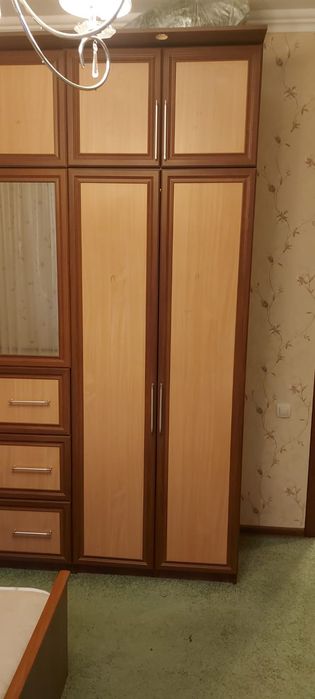 Шкаф , кровать , тумбочки