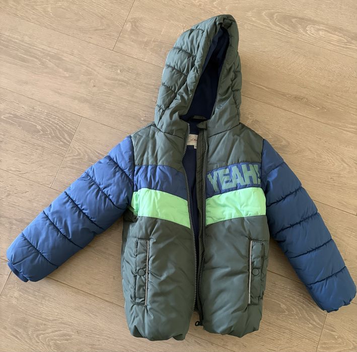 Geaca cu glugă S.Oliver marime 110 cm