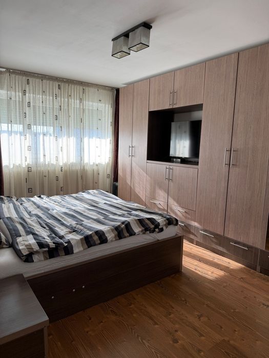 Inchiriez apartament