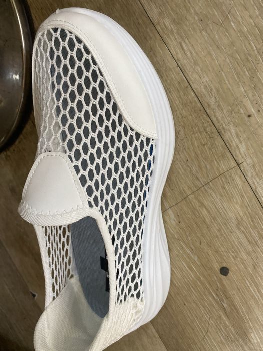 Продам женскую обувь