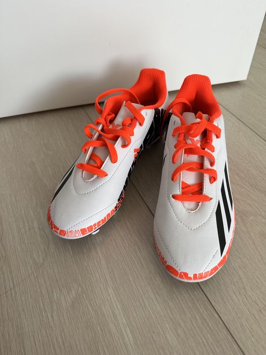 Бутонки Mesi adidas НОВИ!