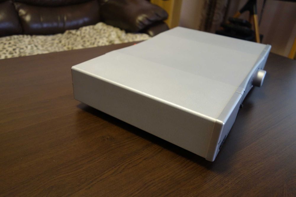 Rega Mira 3 - английски усилвател