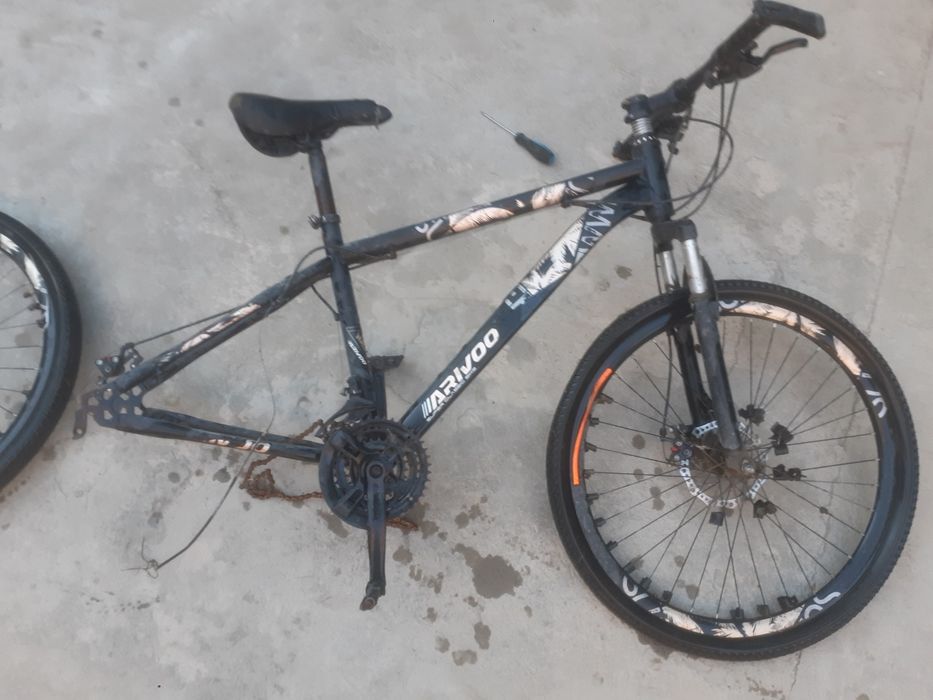2 ta veloviped sotiladi