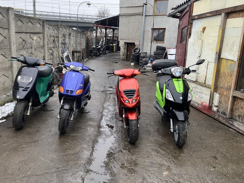 4 scutere  Piaggio