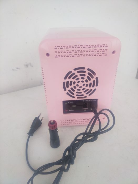 Мини хладилник OLVY с обем 4 литра за козметика, бебешка храна, мляко,