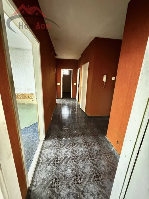 Тристаен в кв. Колю Фичето