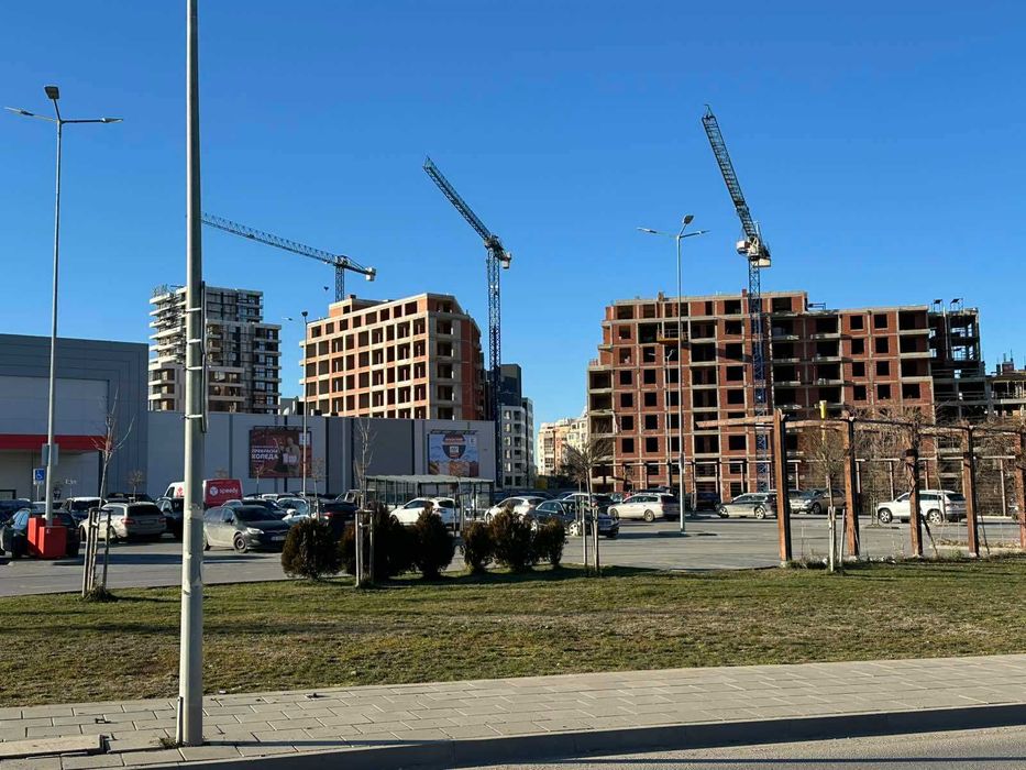 БЕЗ КОМИСИОНА! Продавам 3-стаен апартамент ново стр. в Младост 4