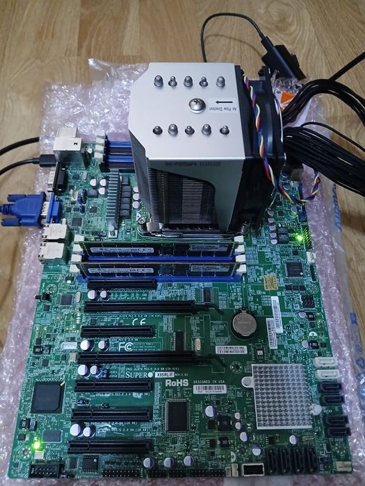Placă de bază Supermicro X9SRL-F