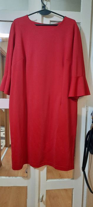 Rochita rosie  elegantã