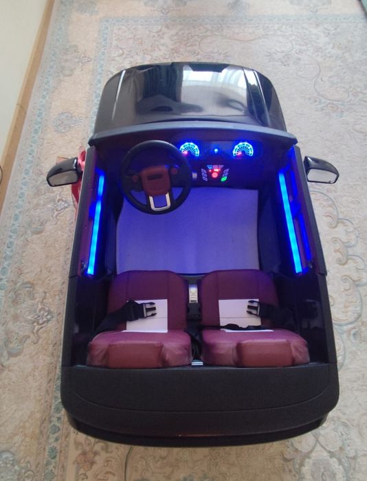 Детская машина Рэиндж Ровер