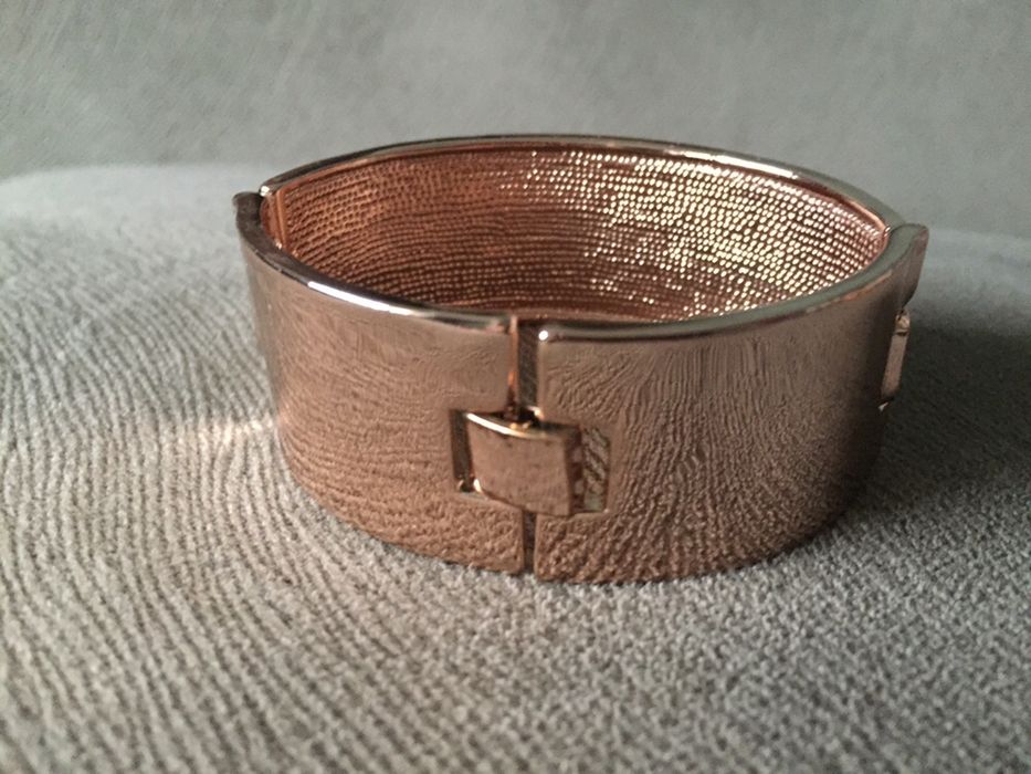 Украшение браслет  под Freywille из эмали