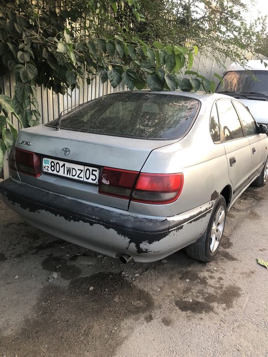 Продам автомобиль тойота карина