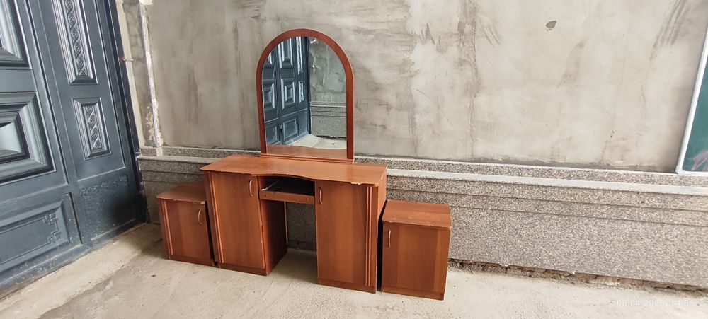 Трюмо с тумбой. Б/у