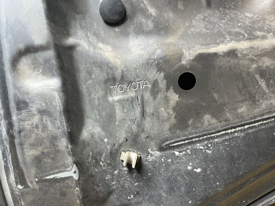 Капот камри 50 (оригинал)