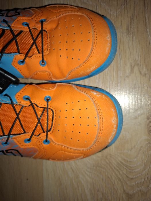 Теннисные кроссовки