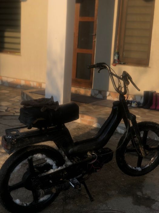 Vând moped piaggio SI